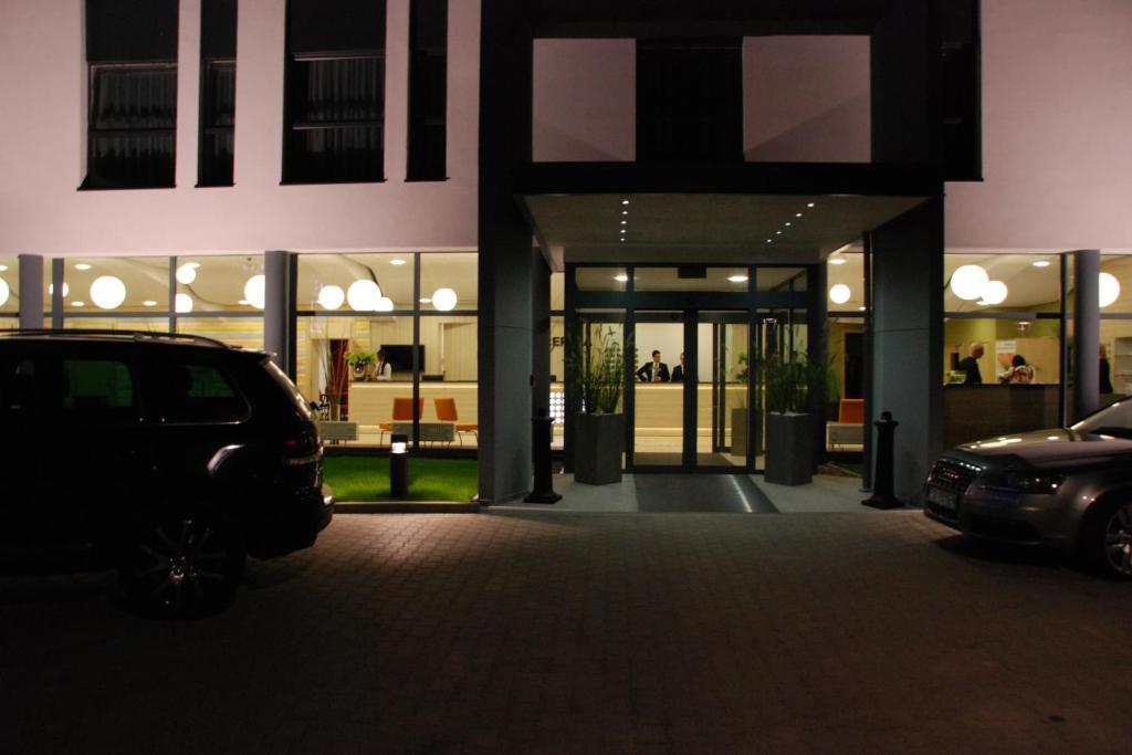 Hotel Poznanski A2 Luboń Dış mekan fotoğraf