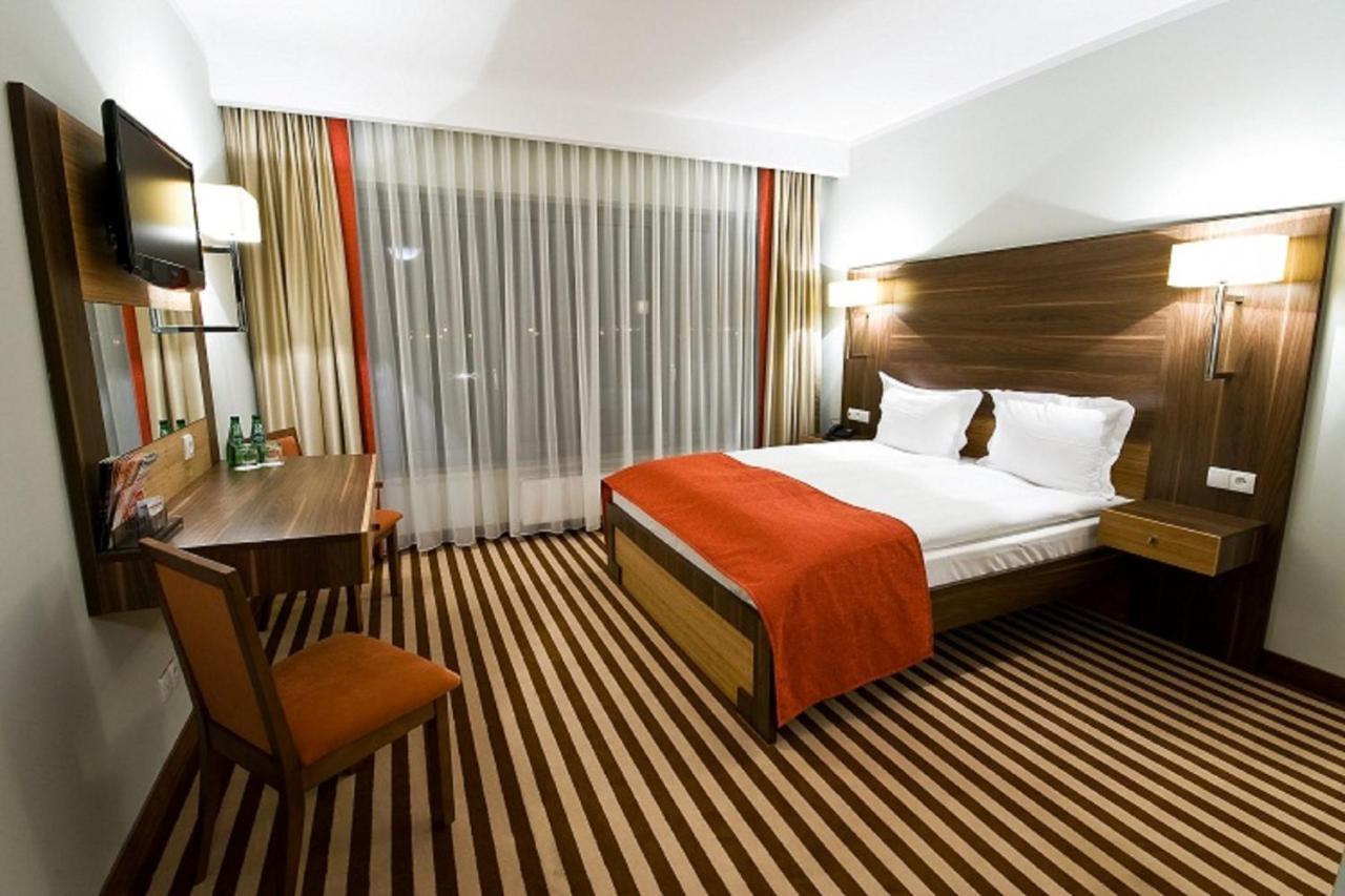 Hotel Poznanski A2 Luboń Oda fotoğraf